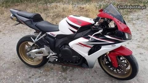 Honda cbr 1000rr