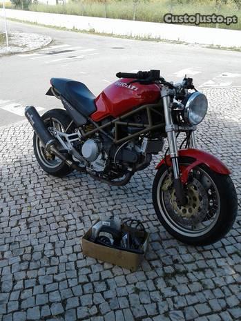 Ducati monster m900
