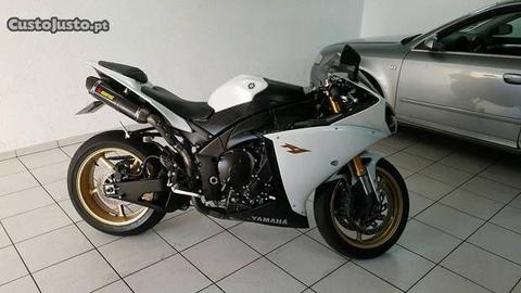 R1 CrossPlane 2011