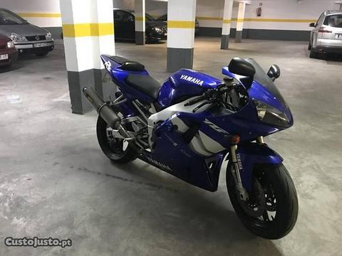 Yzf R1 ano 2000