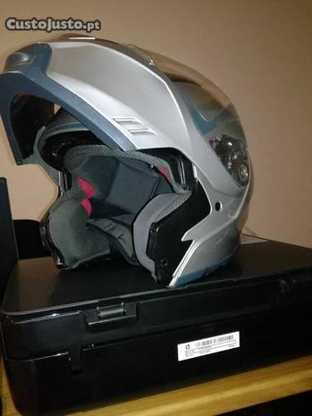 Capacete modular e luvas