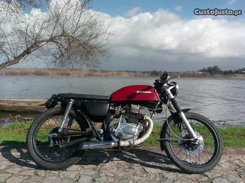 Duas Hondas 125