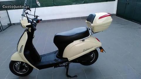 Scooter Riya Retro 50