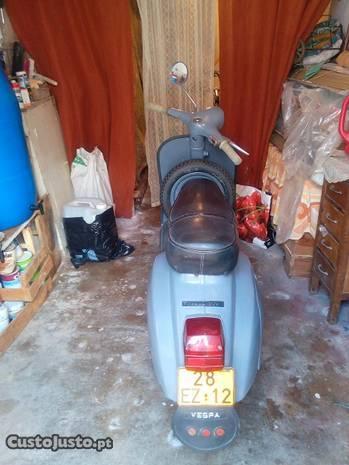 Vespa modelo 50XLS