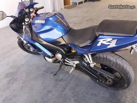 Yamaha r1