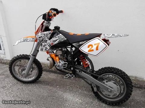 Para principiar no motocross e pronta a correr