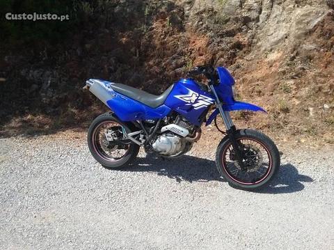 Yamaha xt600 supermoto