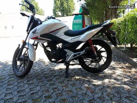 Moto nova Honda cb125f