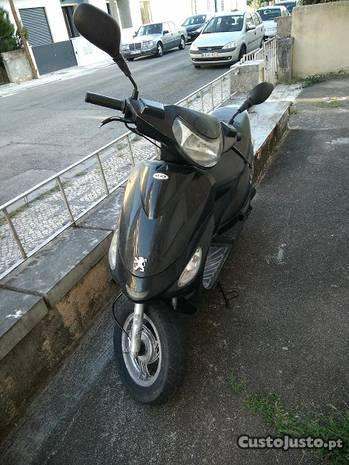 Scooter Peugeot 4 tempos