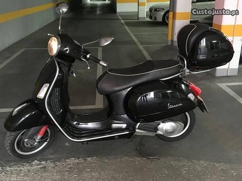 Vespa GTS Super 125