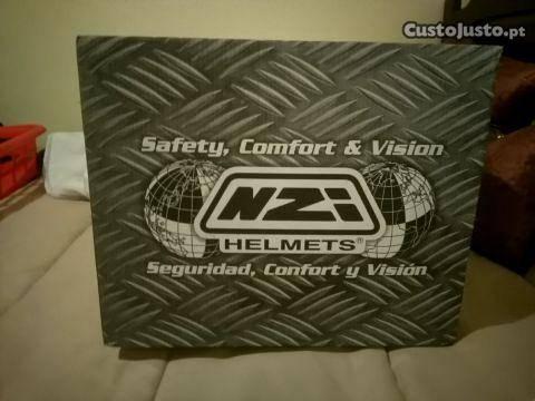 Capacete nzi
