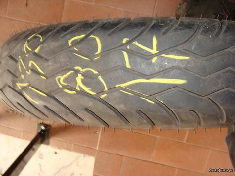 1 pneu de mota 130/80 R17 Metzeler