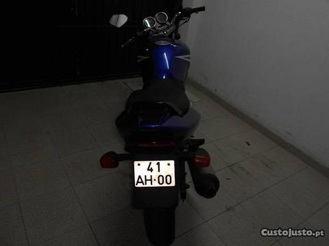 GS500 da 2 geração com 25.000km ano 2005