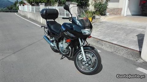Moto Yamaha Diversion XJ 900 S