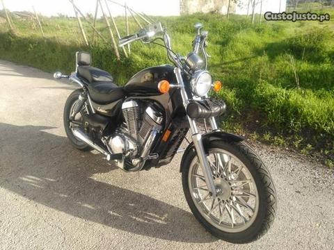 Suzuki Intruder 750