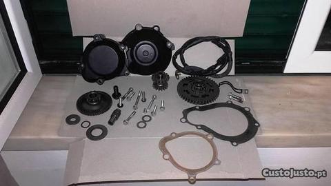 Diverso material Suzuki GSXR1000 K8 2008