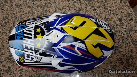 Capacete shoei