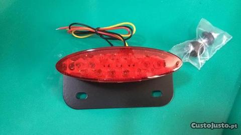 Farolim led vermelho com suporte para matricula