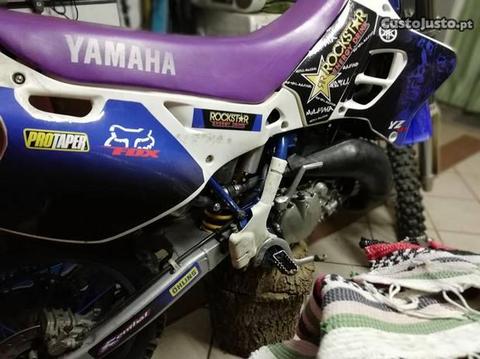 Motocross yz 125 revisionada a puxar muito bem