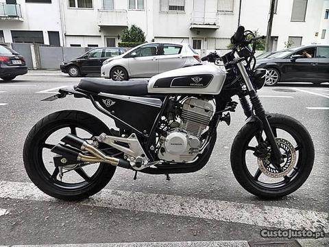 Honda CBF 250 Cafe Racer