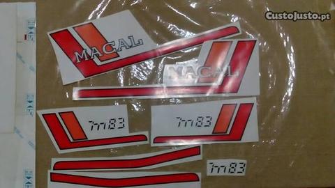 Kit de autoculantes Macal M83