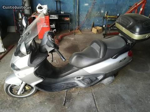 maxi scooter Piaggio x9 500