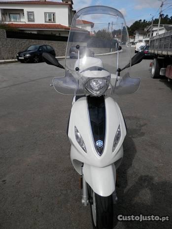 Piaggio Flay 50 4T scooter