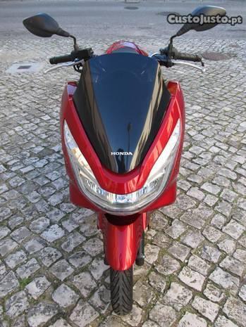 Honda PCX - c/Extras ( Estado Novo )