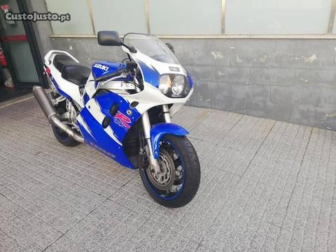 Suzuki gsxr1100 ( só 12.000 km reais ) bom estado
