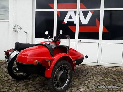 Jawa com side car restaurada 1975