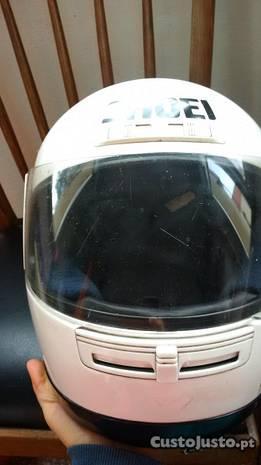 Capacete branco Shoei tamanho M