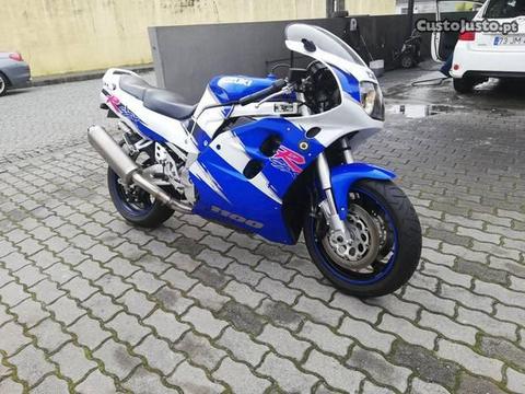 Suzuki Gsx1100r ( só 12.000 km reais ) bom estado