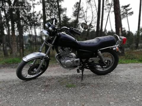 Suzuki gn 250