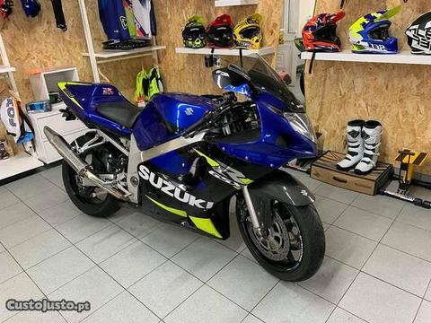 Suzuki GSX R 600 imaculada