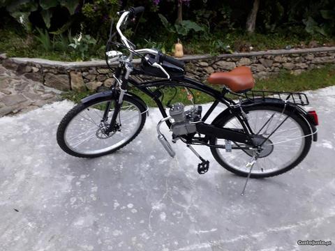 Bicicleta a motor Bina